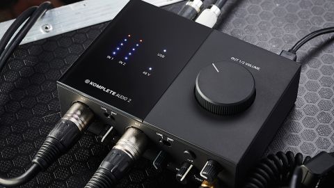 Soundcard thu âm Native Instruments